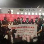 lutte-contre-le-covid-19-12-chinois-apportent-leurs-expertises-et-leur-technique-a-la-cote-d-ivoire