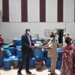 beoumi-lutte-contre-le-covid-19-une-entreprise-agricole-s-implique-un-important-lot-de-kits-sanitaires-offerts-aux-populations