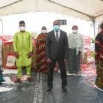 solidarite-covid-19-et-ramadan-au-nom-du-premier-ministre-diaby-lancine-fait-un-don-de-plus-de-10-millions-aux-femmes-leaders
