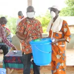 la-mutuelle-generale-des-cadres-du-canton-gbobouo-engagee-dans-la-lutte-contre-le-covid-19-du-materiel-sanitaire-offert-aux-populations