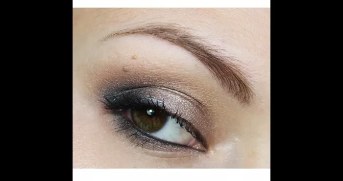 comment-demaquiller-les-yeux