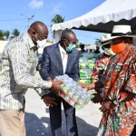 ramadan-les-generations-dougbo-et-tchagba-offrent-des-vivres-au-premier-ministre-amadou-gon-coulibaly