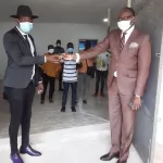 covid-19-l-artiste-molare-fait-parler-de-lui-aupres-des-enfants-de-la-rue