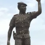 burkina-faso-la-statue-corrigee-de-thomas-sankara-devoilee-a-ouagadougou