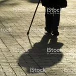 tai-des-gangsters-dont-un-faux-aveugle-mendiant-attaquent-un-commerce-a-l-arme-de-guerre-plusieurs-millions-de-f-cfa-emportes