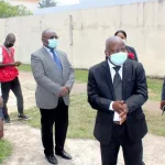 covid-19-le-ministre-albert-flinde-engage-a-trouver-une-solution-aux-preoccupations-des-ivoiriens-bloques-a-l-exterieur