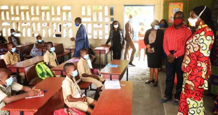 reouverture-des-etablissements-scolaires-le-gouvernement-annonce-la-distribution-de-80-millions-de-masques-a-la-communaute-educative