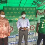 en-campagne-contre-la-covid-19-solibra-offre-des-equipements-de-protection-au-marche-de-jean-folly