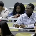 covid-19-france-des-etudiants-ivoiriens-en-difficulte-pointent-du-doigt-le-gouvernement-de-gon-coulibaly