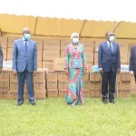 une-entreprise-offre-pour-300-millions-de-fcfa-de-masques-et-de-gels-hydroalcooliques