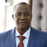 covid-19-remise-de-dons-au-ministere-de-l-agriculture-kobenan-adjoumani-recoit-50-000-masques-et-du-materiel