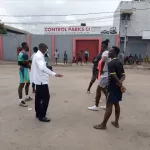 covid-19-pratique-sauvage-du-sport-dans-les-quartiers-des-recalcitrants-epingles-a-treichville