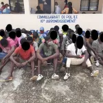 lutte-contre-les-enfants-en-conflit-avec-la-loi-5-fumoirs-detruits-et-64-personnes-interpellees-a-yopougon