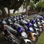 nawa-sensibilisation-a-l-enrolement-sur-la-liste-electorale-le-ministre-alain-richard-donwahi-offre-plus-de-50-motos-aux-demembrements-locaux-du-rhdp