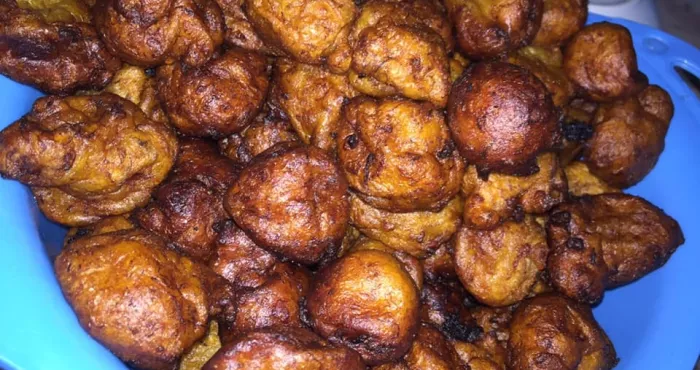 claclo-ou-boulette-de-plantain-bien-mur