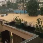 saison-des-pluies-a-abidjan-graves-inondations-a-la-riviera-palmeraie-et-a-l-indenie-des-routes-des-vehicules-et-des-residences-sous-les-eaux