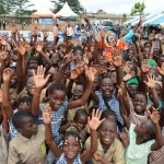 education-nationale-covid-19-une-compagnie-d-assurance-offre-une-ecole-en-ligne-aux-enfants