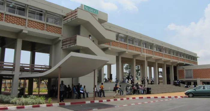 cote-d-ivoire-universite-fhb-des-doctorants-jettent-l-eponge-apres-l-augmentation-des-frais-d-inscription-a-plus-de-500-000-frs-cfa