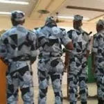 des-policiers-mis-aux-arrets-et-ecroues