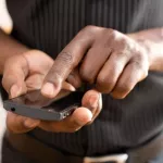 examen-du-bepc-session-2020-a-daloa-plusieurs-eleves-pris-en-flagrant-delit-de-fraude-avec-leur-telephone-portable
