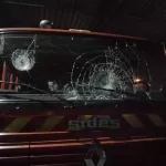 des-individus-s-attaquent-aux-sapeurs-pompiers-et-vandalisent-leur-vehicule-d-intervention