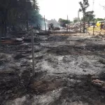 le-village-artisanal-de-grand-bassam-ravage-une-seconde-fois-par-un-incendie-la-compassion-du-maire-jean-louis-moulot-aux-artistes-sinistres