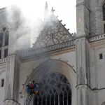 france-le-grand-orgue-de-la-cathedrale-de-nantes-ravage-dans-l-incendie