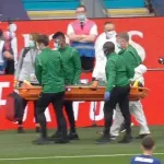 mu-victime-de-deux-chocs-a-la-tete-eric-bailly-evacue-sur-civiere