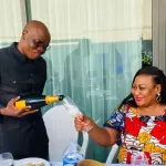 a-salfo-celebre-treize-ans-de-mariage-avec-moya-ce-que-le-gaou-magicien-a-fait