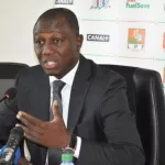 le-staff-de-campagne-de-sory-diabate-dement