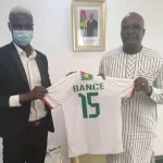 etalons-aristide-bance-annonce-la-fin-de-sa-carriere-internationale-au-president-roch-kabore-et-remercie-ses-fans-du-felicia