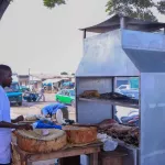 koumassi-le-maire-cisse-bacongo-revolutionne-la-vente-du-choukouya-ou-viande-braisee