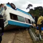 accident-de-la-circulation-sur-l-axe-abengourou-agnibilekrou-un-vehicule-se-retrouve-sur-le-toit-un-mort-et-seize-blesses