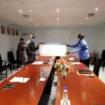 covid-19-deux-entreprises-minieres-remettent-55-millions-de-fcfa-au-gouvernement