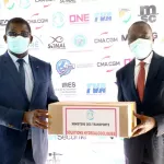 lutte-contre-le-coronavirus-la-communaute-portuaire-remet-des-dons-d-une-valeur-de-263-069-500-francs-au-gouvernement