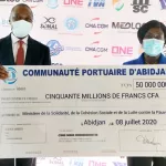 lutte-contre-la-covid-19-la-communaute-portuaire-d-abidjan-apporte-un-appui-d-une-valeur-de-278-307-millions-fcfa-au-gouvernement