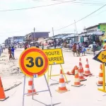 koumassi-les-travaux-de-bitumage-du-rond-point-de-kahira-ont-debute-ce-qui-est-recommande-aux-usagers