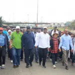 marche-a-abidjan-pris-de-peur-transporteurs-garent-leurs-vehicules