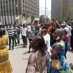 bac-2020-des-candidats-dits-fraudeurs-manifestent-devant-les-bureaux-de-kandia-camara