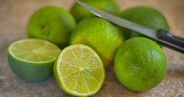 le-citron-permet-d-eviter-les-rides