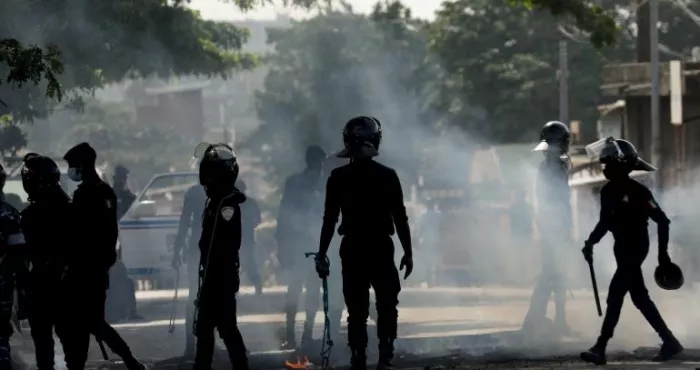presidentielle-2020-le-gouvernement-interdit-les-manifestations-de-rue-des-femmes-disent-non-pouvoir-et-opposition-s-affrontent-a-la-tele