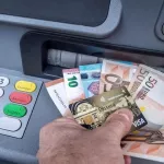 france-un-distributeur-automatique-de-billets-blesse-trente-personnes