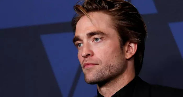 le-tournage-de-the-batman-suspendu-robert-pattinson-positif-au-covid-19