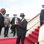 le-chef-de-l-etat-a-regagne-abidjan-apres-une-mission-en-france-et-au-niger