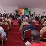 le-chef-de-l-etat-a-echange-avec-les-elus-cadres-guides-religieux-et-chefs-traditionnels-de-la-region-du-moronou-a-bongouanou