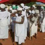 investiture-de-bedie-les-danseuses-de-comian-en-alerte-maximale-ce-qu-elles-font-presentement-sur-la-place-jean-paul-ii