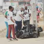 protection-de-l-environnement-des-benevoles-tiennent-une-marche-ecologique-pour-celebrer-la-journee-internationale-du-world-cleanup-day