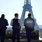 france-la-tour-eiffel-evacuee-par-la-police-le-quartier-boucle-suite-a-une-alerte-a-la-bombe