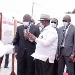 visite-d-etat-dans-la-marahoue-le-president-alassane-ouattara-lance-les-travaux-de-bitumage-de-l-axe-sinfra-bouafle