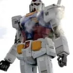 japon-une-replique-grandeur-nature-du-robot-gundam-a-fait-ses-premiers-pas